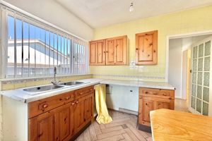 Kitchen- click for photo gallery